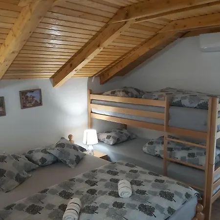 Vikendica, Bazen, Sedrvan, Rafting Na Uni, Quad Holiday home Bihac