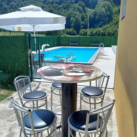 Vikendica, Bazen, Sedrvan, Rafting Na Uni, Quad Holiday home