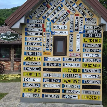 Vikendica, Bazen, Sedrvan, Rafting Na Uni, Quad Holiday home *