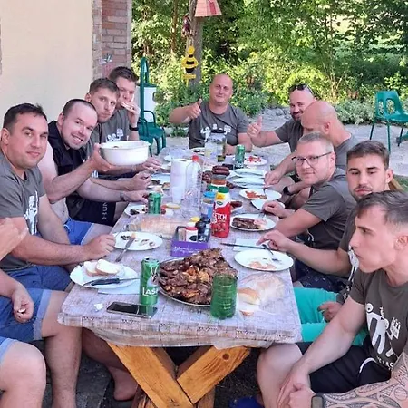 Vikendica, Bazen, Sedrvan, Rafting Na Uni, Quad Holiday home *